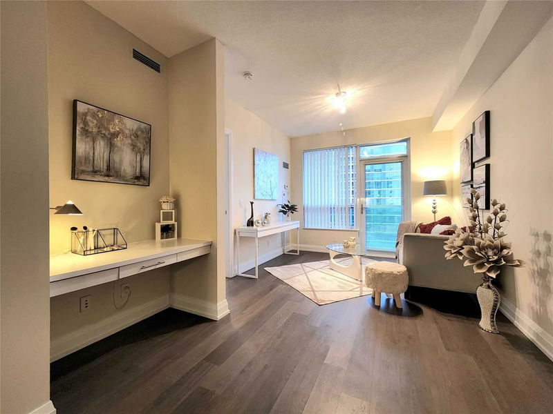 Preview image for 2 Anndale Dr #1906, Toronto