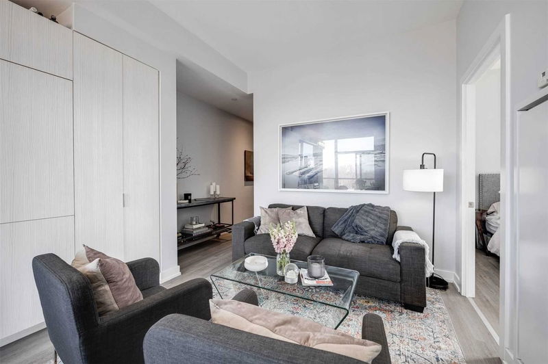 Preview image for 6 Parkwood Ave #612, Toronto