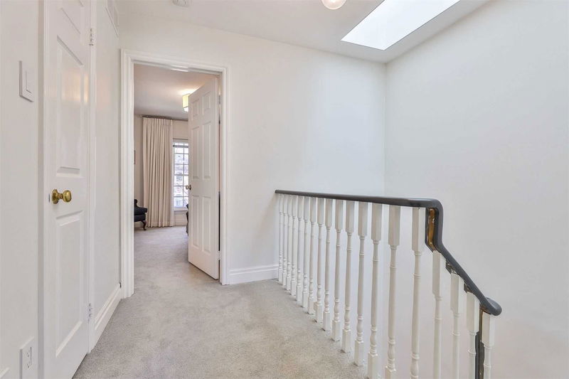Preview image for 240 Broadway Ave #Th7, Toronto