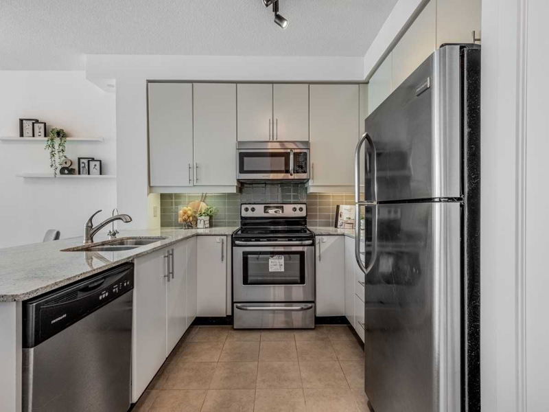 Preview image for 33 Bay St #2208, Toronto