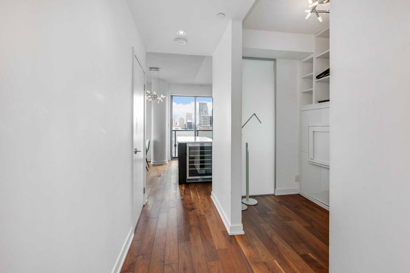 Preview image for 1815 Yonge St #1704, Toronto