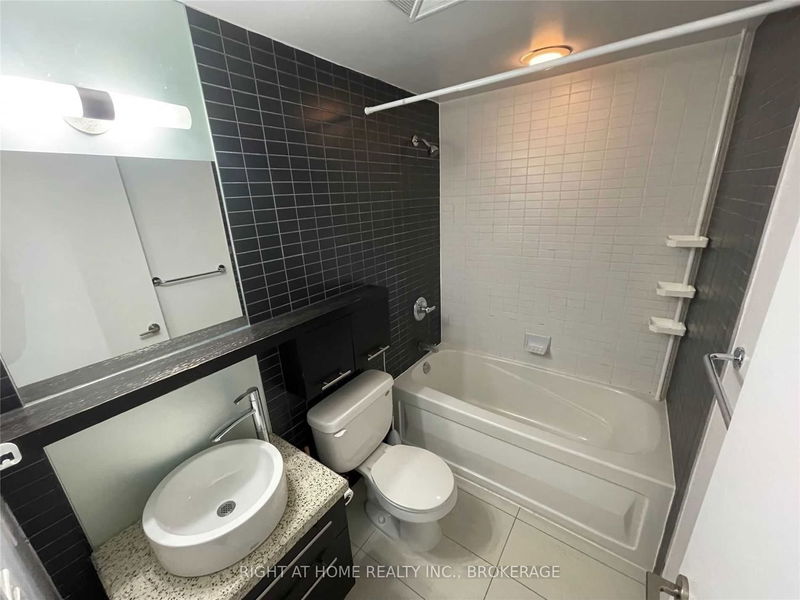 Preview image for 25 Carlton St #3204, Toronto