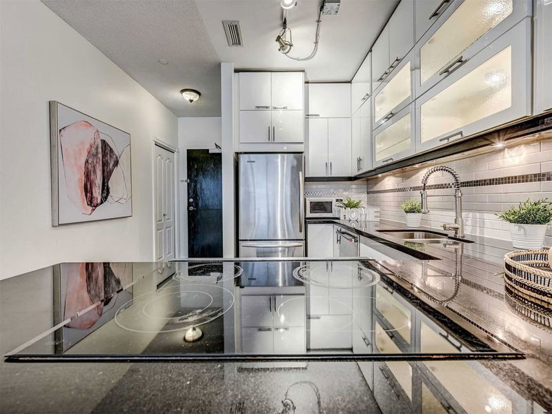 Preview image for 393 King St W #904, Toronto