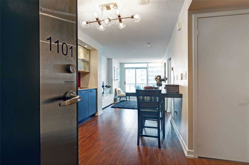 Preview image for 25 Capreol Crt #1101, Toronto