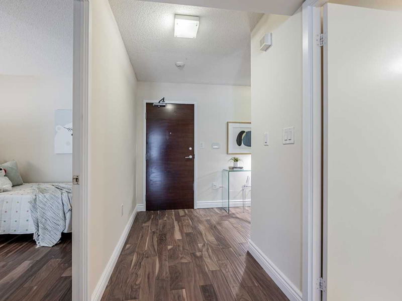Preview image for 10 Capreol Crt #855, Toronto