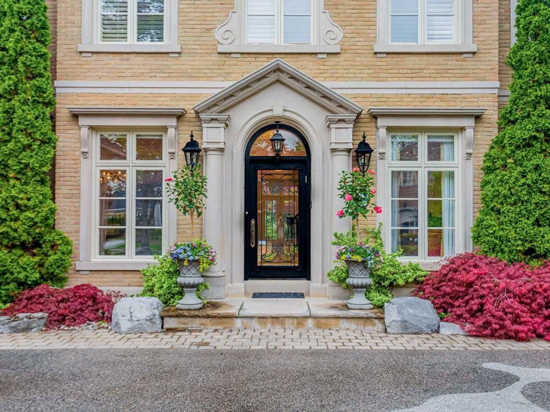 Preview image for 24 Lauderdale Dr, Toronto