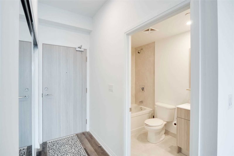 Preview image for 75 Canterbury Pl #2309, Toronto