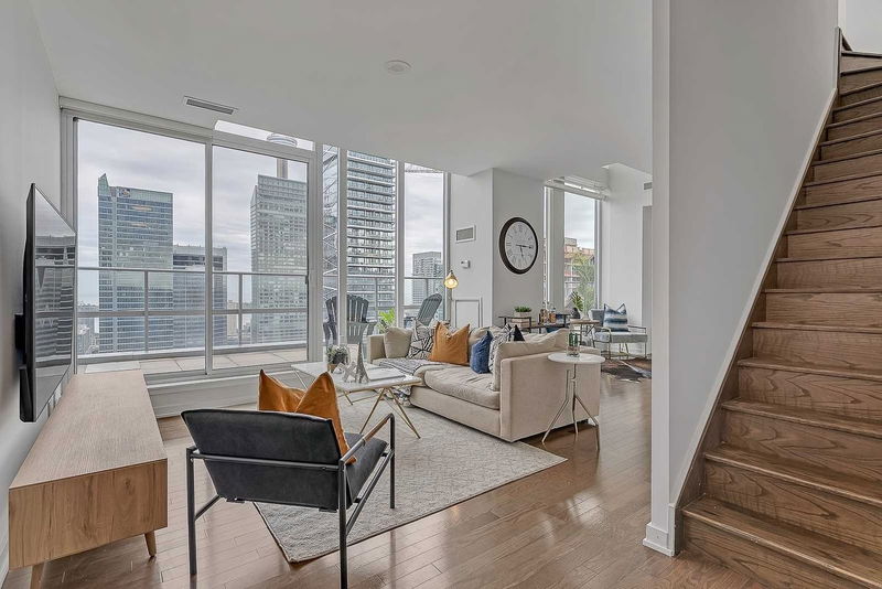 Preview image for 126 Simcoe St #Ph05, Toronto