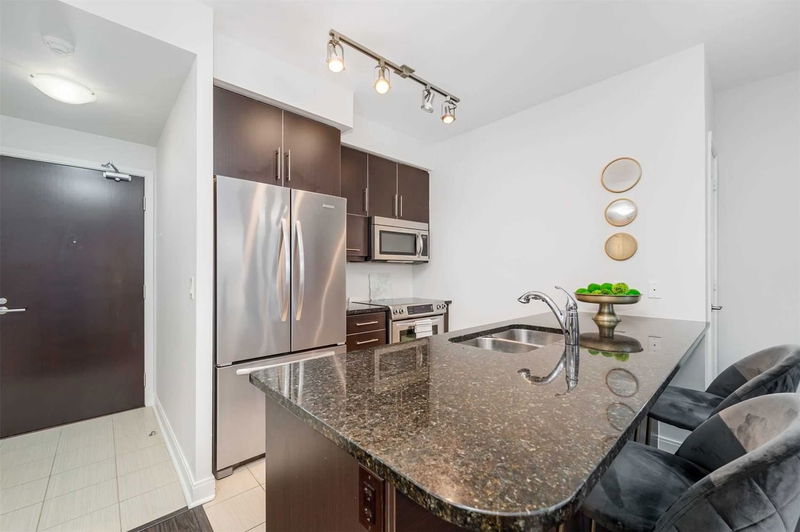 Preview image for 825 Church St #807, Toronto