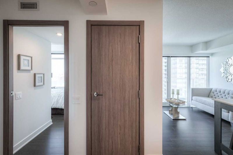 Preview image for 19 Bathurst St #2205, Toronto