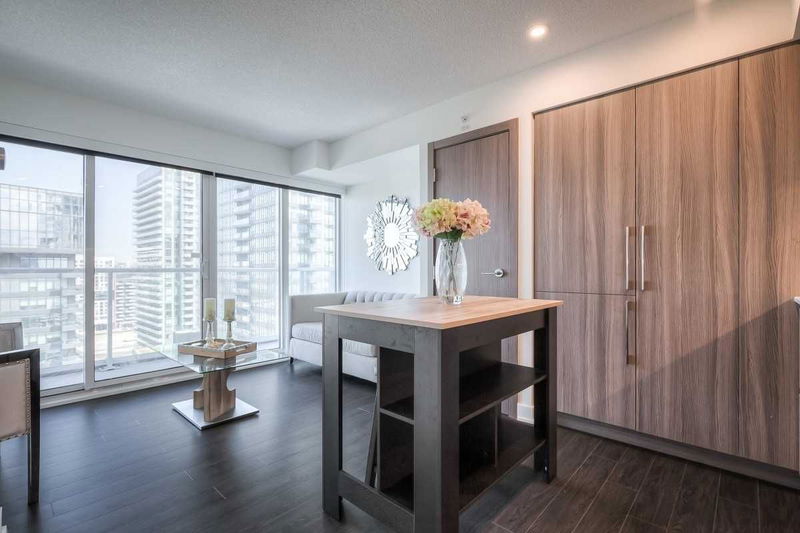 Preview image for 19 Bathurst St #2205, Toronto