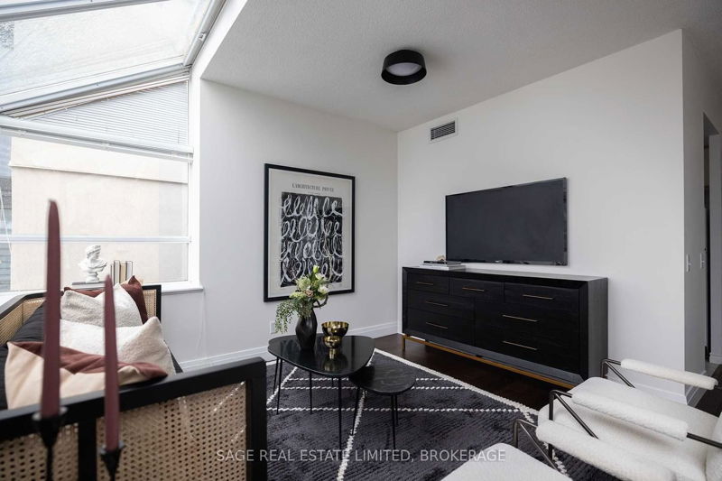 Preview image for 5 Rosehill Ave #901, Toronto