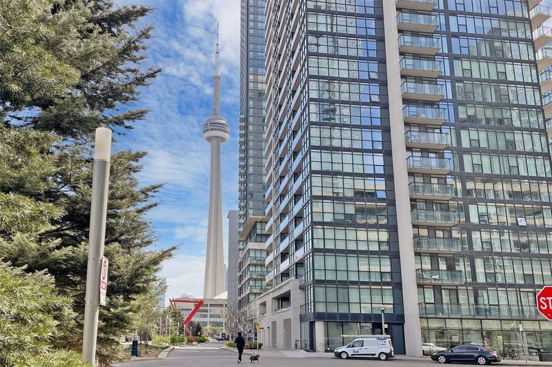 Preview image for 10 Capreol Crt #1001, Toronto