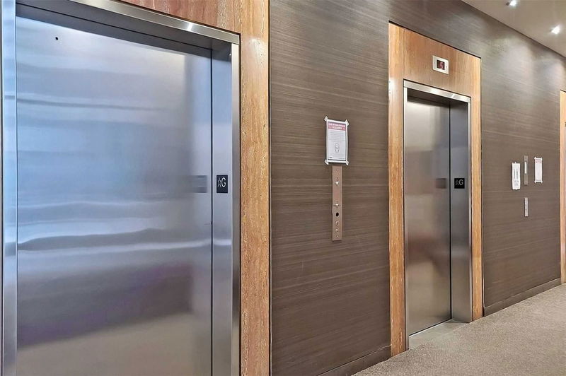 Preview image for 10 Capreol Crt #1001, Toronto