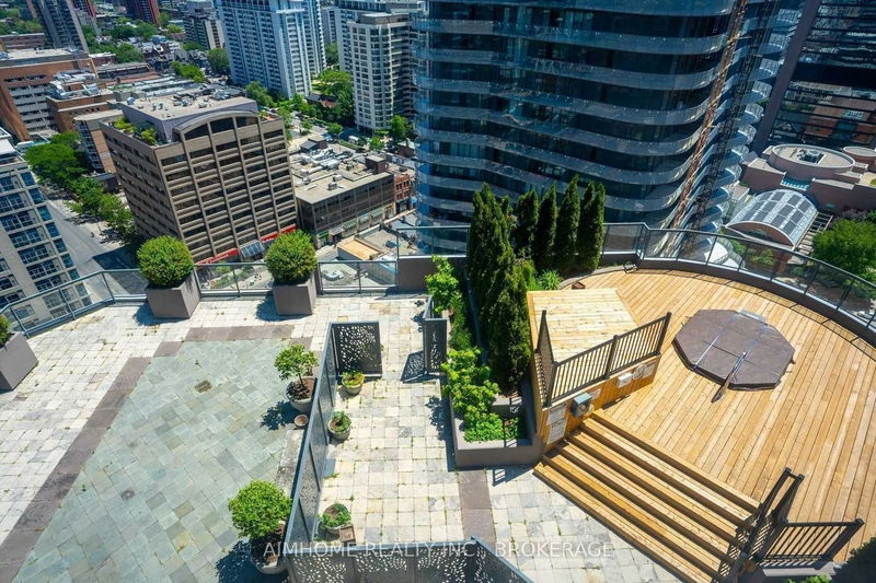 Preview image for 24 Wellesley St W #1611, Toronto