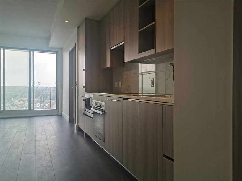 Preview image for 95 Mcmahon Dr #811, Toronto
