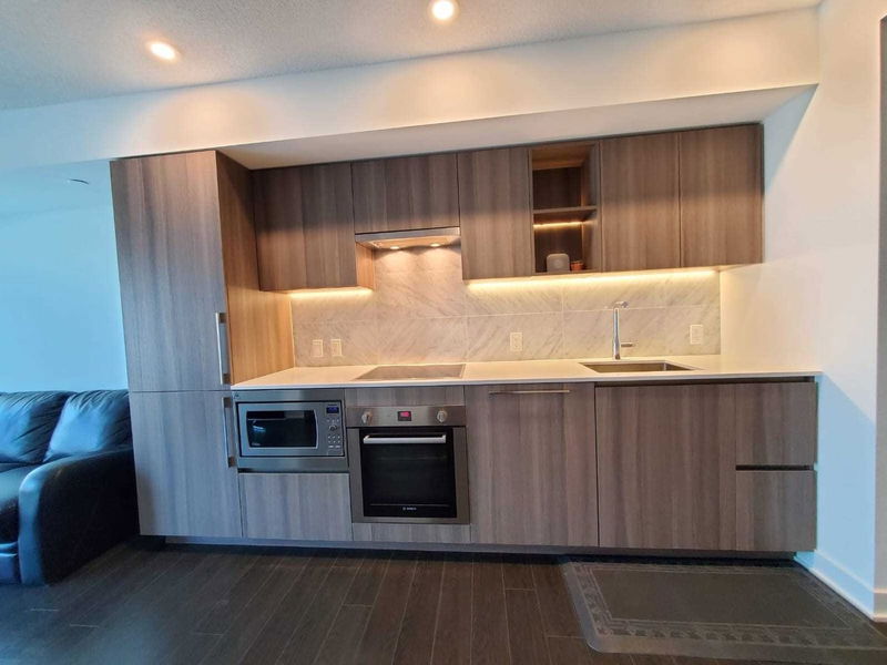Preview image for 17 Bathurst St #907, Toronto