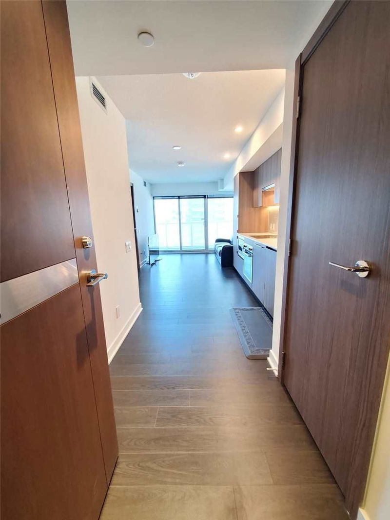Preview image for 17 Bathurst St #907, Toronto