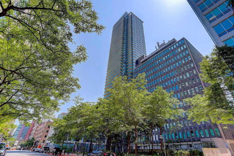 Preview image for 33 Lombard St #1402, Toronto