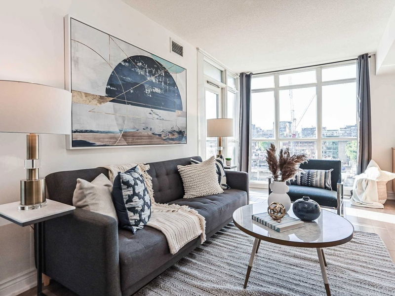 Preview image for 21 Iceboat Terr #723, Toronto