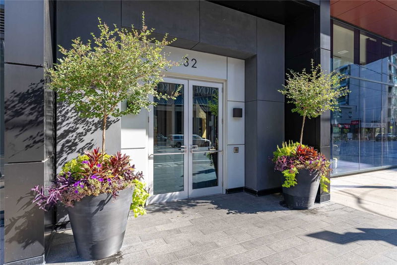 Preview image for 32 Davenport Rd #2804, Toronto