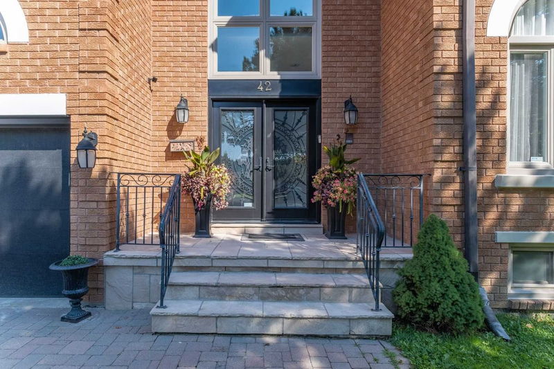 Preview image for 42 Grangemill Cres, Toronto