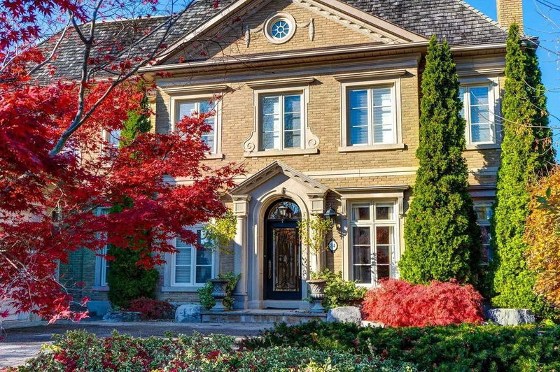 Preview image for 24 Lauderdale Dr, Toronto
