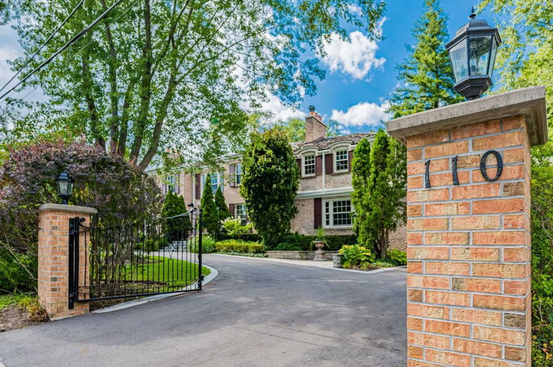 Preview image for 110 Sandringham Dr, Toronto