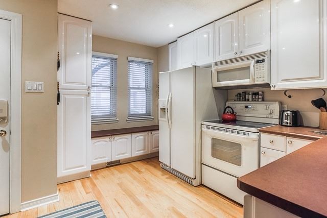 Preview image for 5 Aitken Pl, Toronto