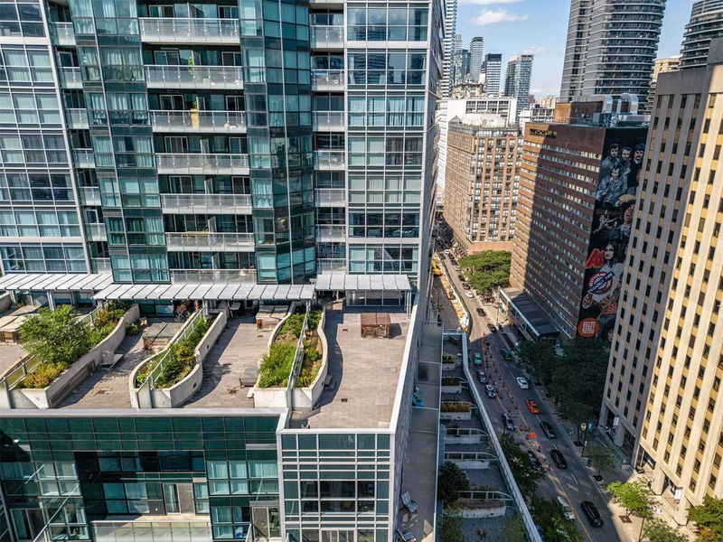 Preview image for 386 Yonge St #1407, Toronto