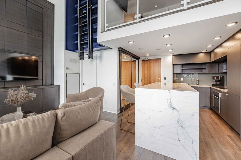 Preview image for 111 St Clair Ave W #923, Toronto