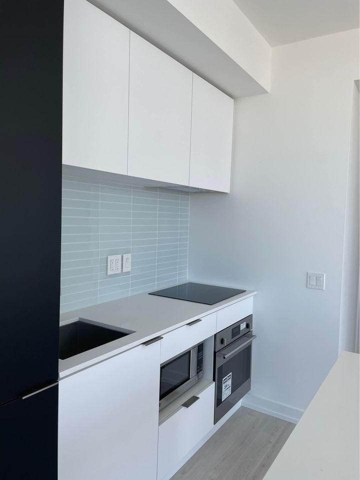 Preview image for 33 Helendale Ave #2303, Toronto