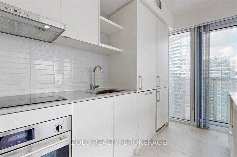 Preview image for 100 Harbour St #3704, Toronto