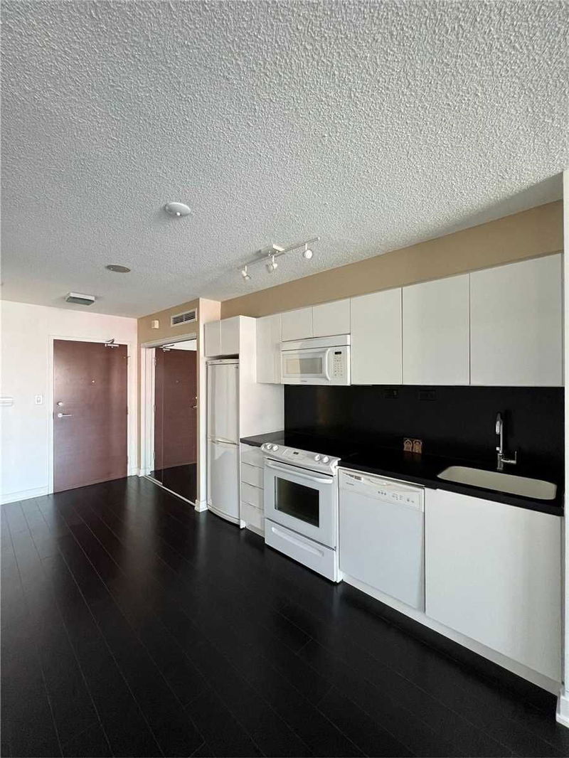 Preview image for 10 Capreol Crt #847, Toronto