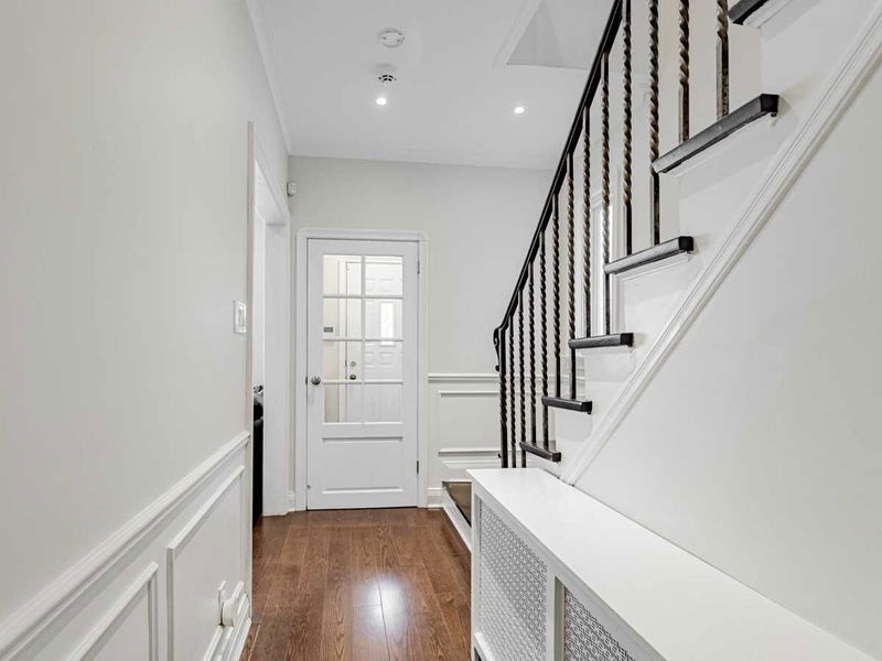 Preview image for 14 Menin Rd, Toronto