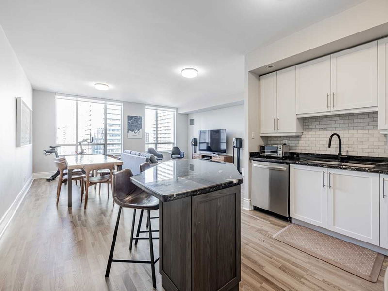 Preview image for 123 Eglinton Ave E #1514, Toronto