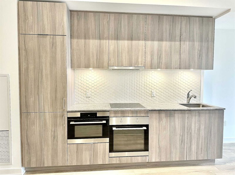 Preview image for 158 Front St E #913, Toronto