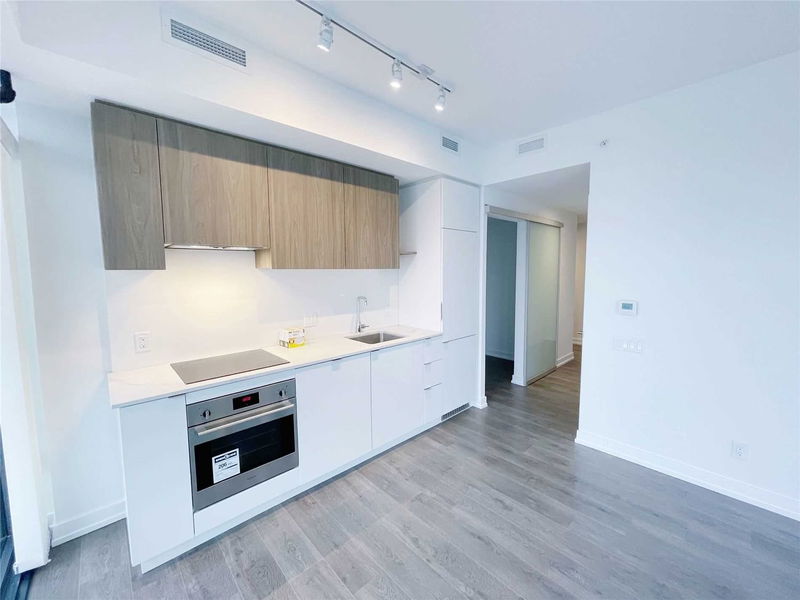 Preview image for 161 Roehampton Ave #1810, Toronto