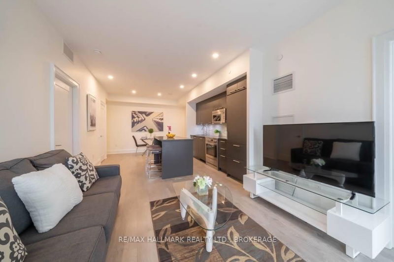 Preview image for 30 Roehampton Ave #Ph09, Toronto