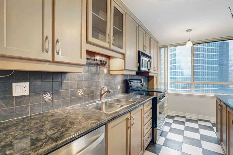 Preview image for 633 Bay St #1116, Toronto