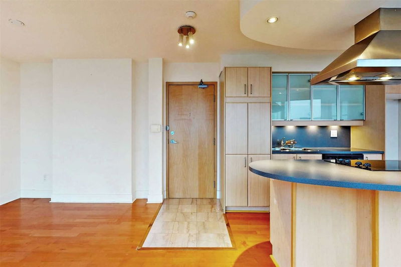 Preview image for 550 Queens Quay W #1015, Toronto
