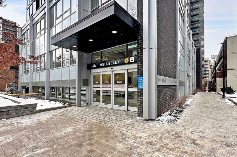 Preview image for 3 Gloucester St #3708, Toronto