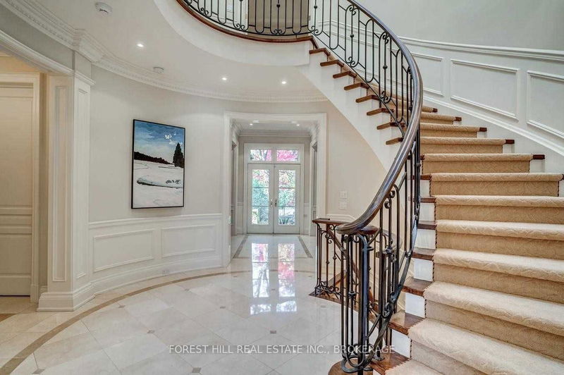 Preview image for 24 Lauderdale Dr, Toronto