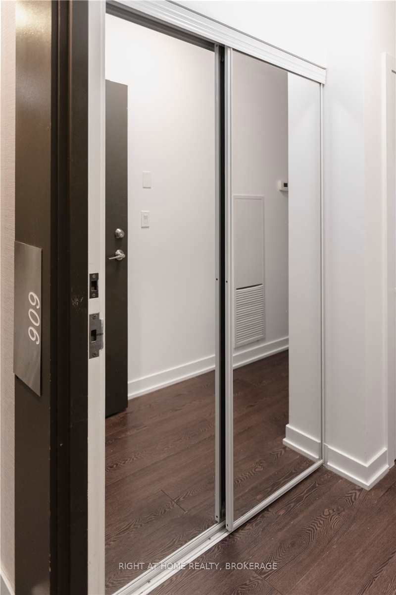 Preview image for 20 Bruyeres Mews #909, Toronto