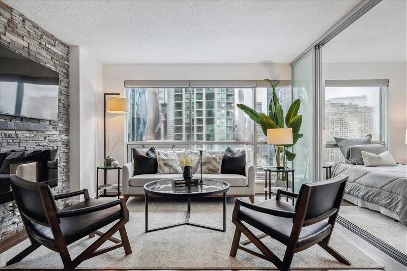 Preview image for 10 Yonge St #1807, Toronto