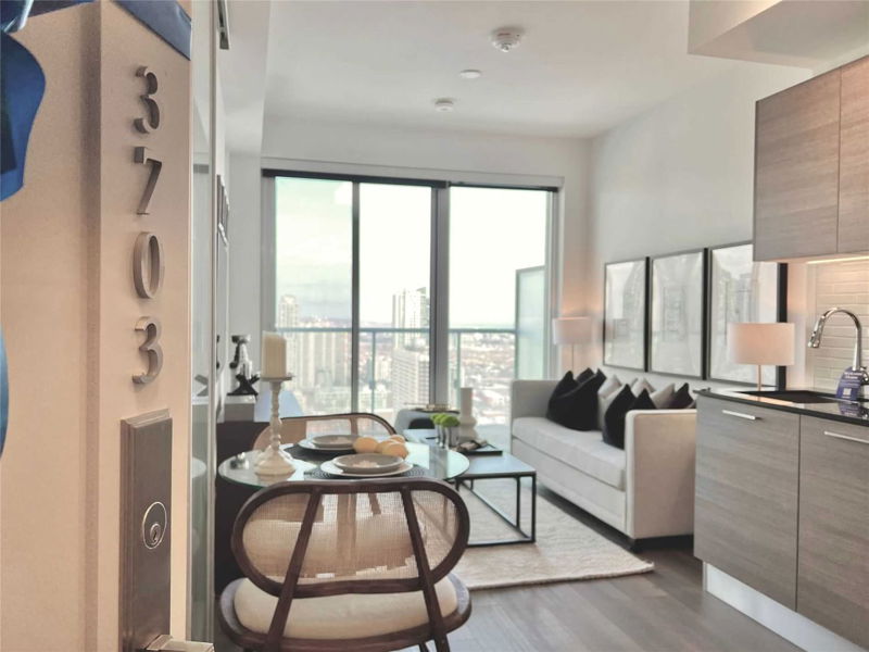 Preview image for 3 Gloucester St #3703, Toronto