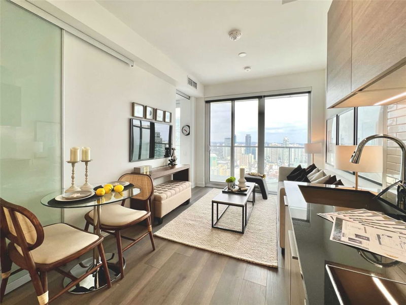 Preview image for 3 Gloucester St #3703, Toronto