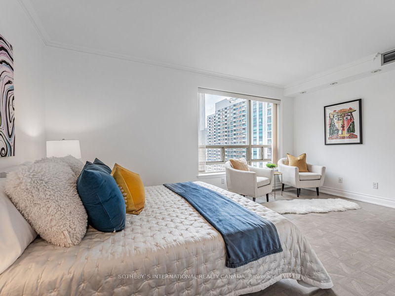 Preview image for 1132 Bay St #802, Toronto