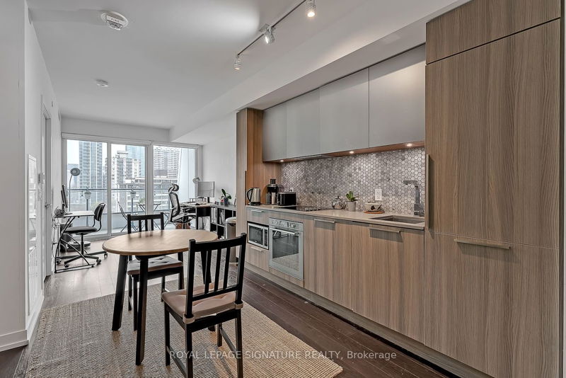 Preview image for 85 Wood St #1110, Toronto