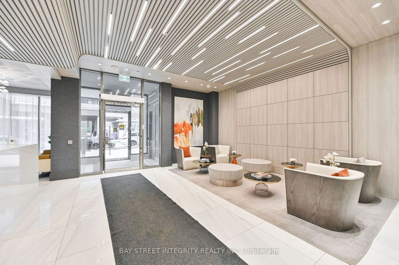 Preview image for 75 Canterbury Pl #Ph505, Toronto